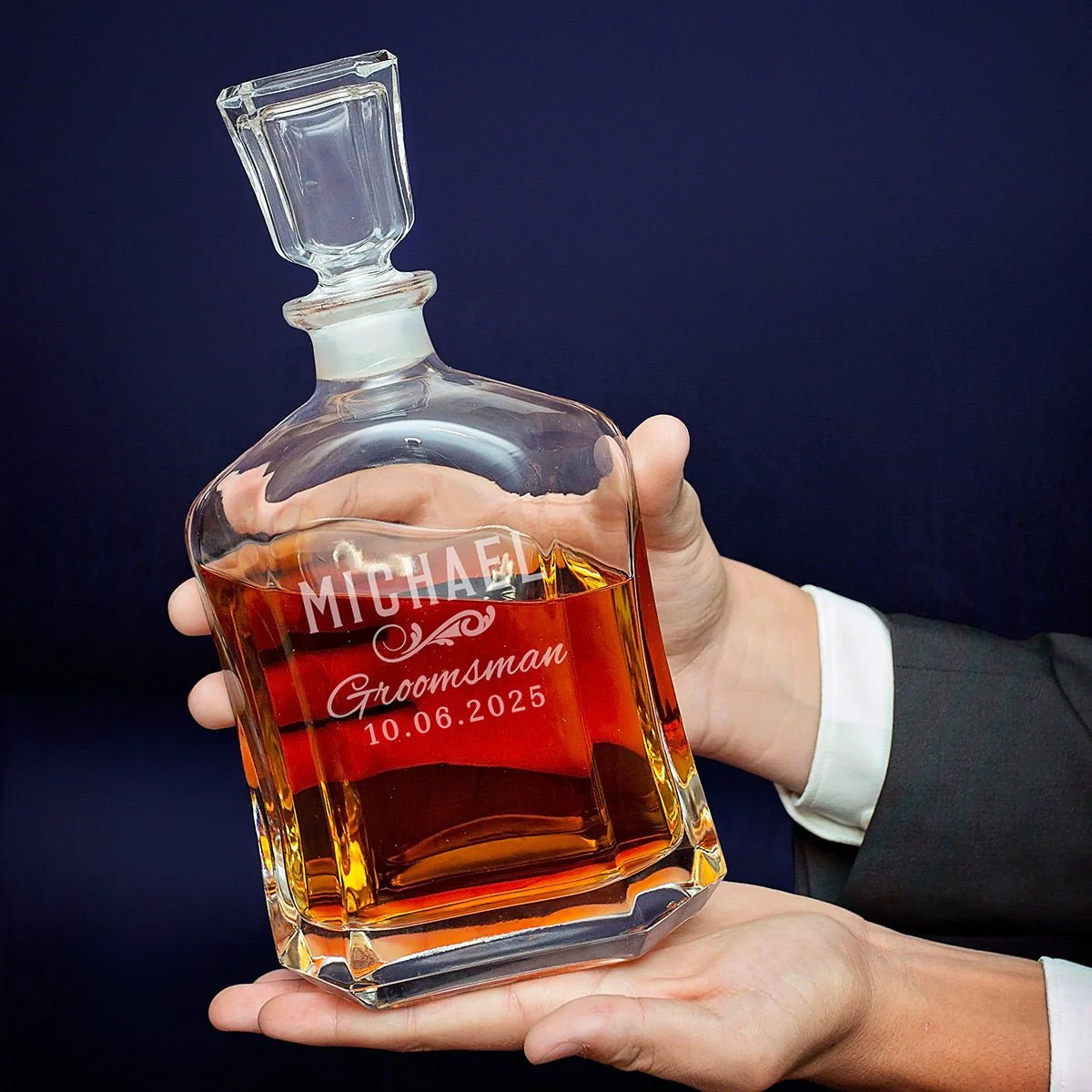 Customized Groomsmen Gifts Set of 5 Argos Decanters - Classic Groomsmen Design - Image 5